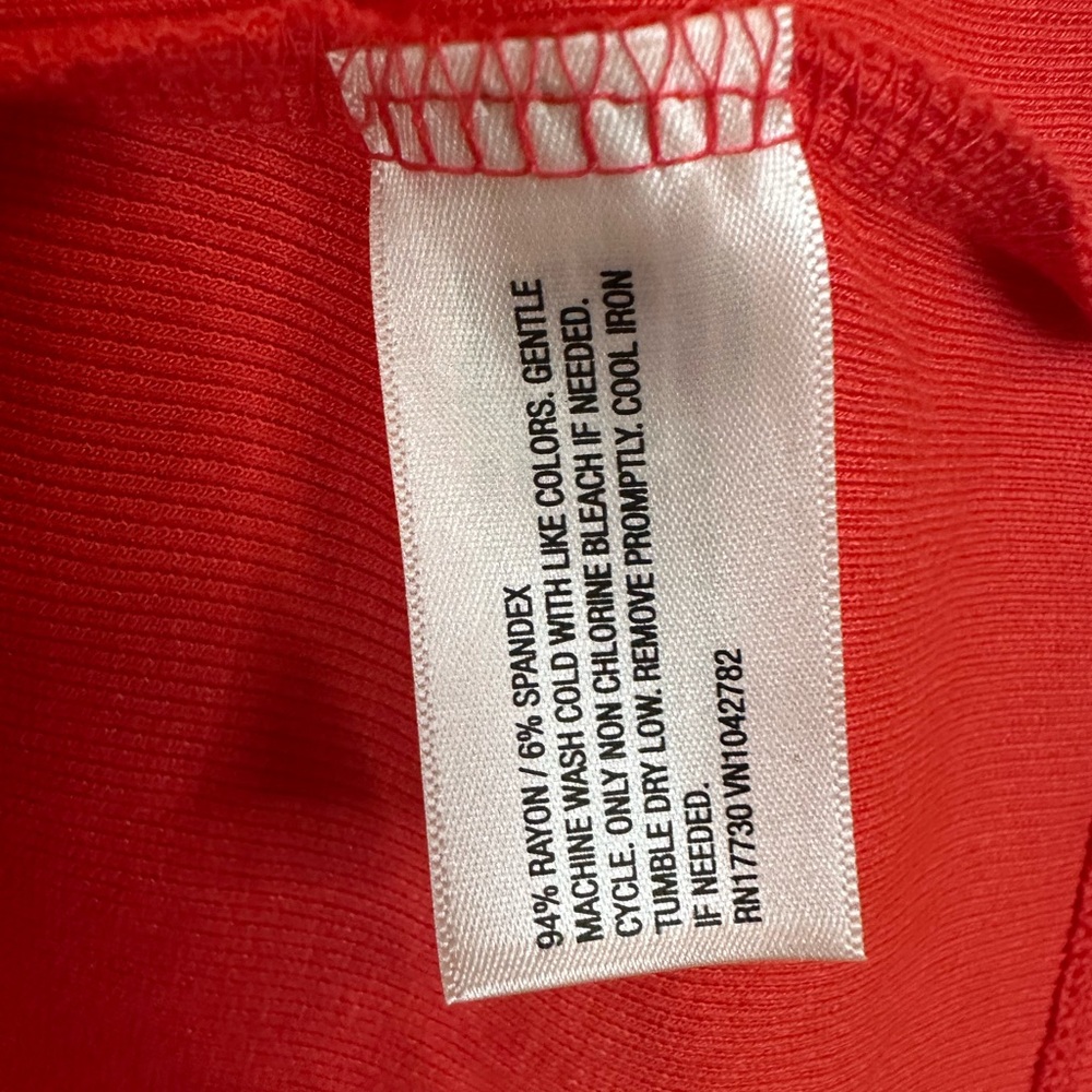 Red V-Neck Ribbed Polo Top - Picture 4 of 4